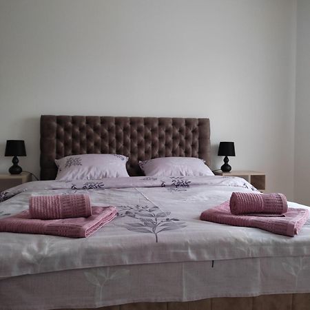 Apartman Petra Ni Exterior foto