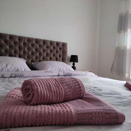 Apartman Petra Ni Exterior foto