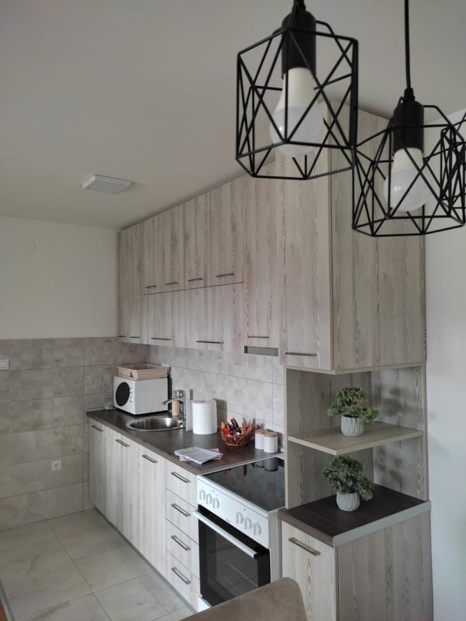 Apartman Petra Ni Exterior foto