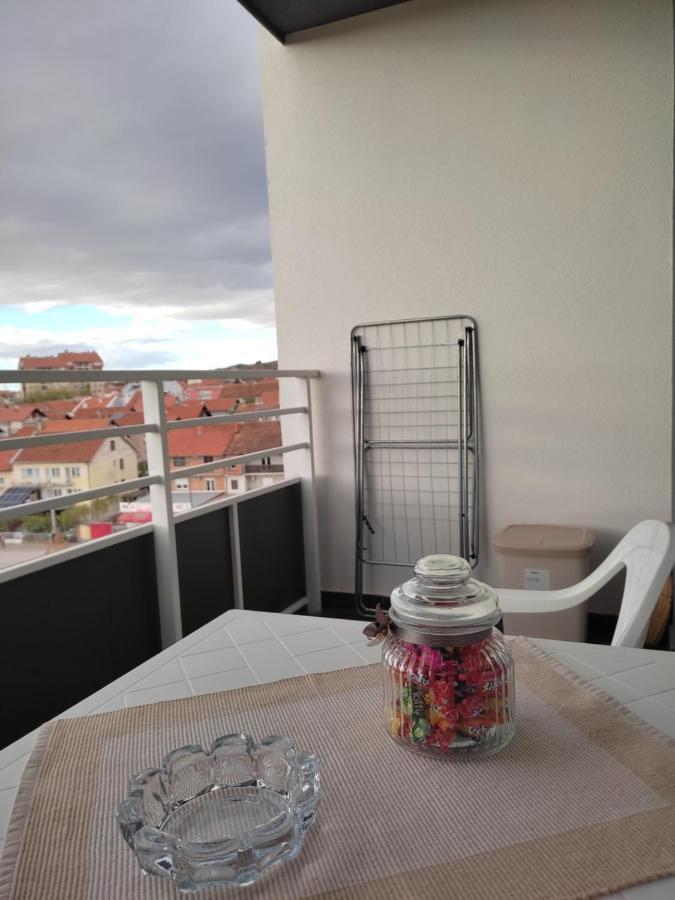 Apartman Petra Ni Exterior foto