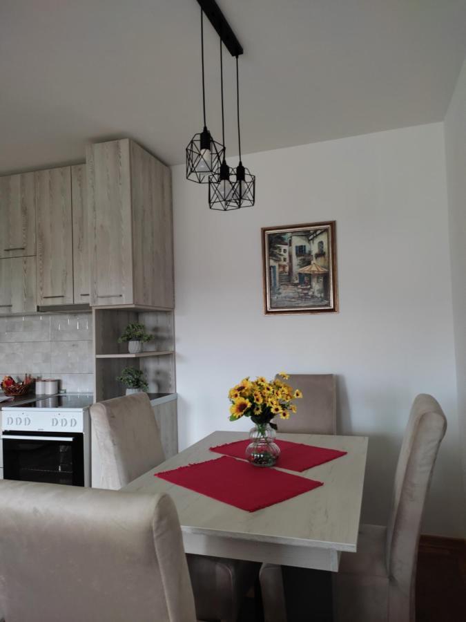 Apartman Petra Ni Exterior foto