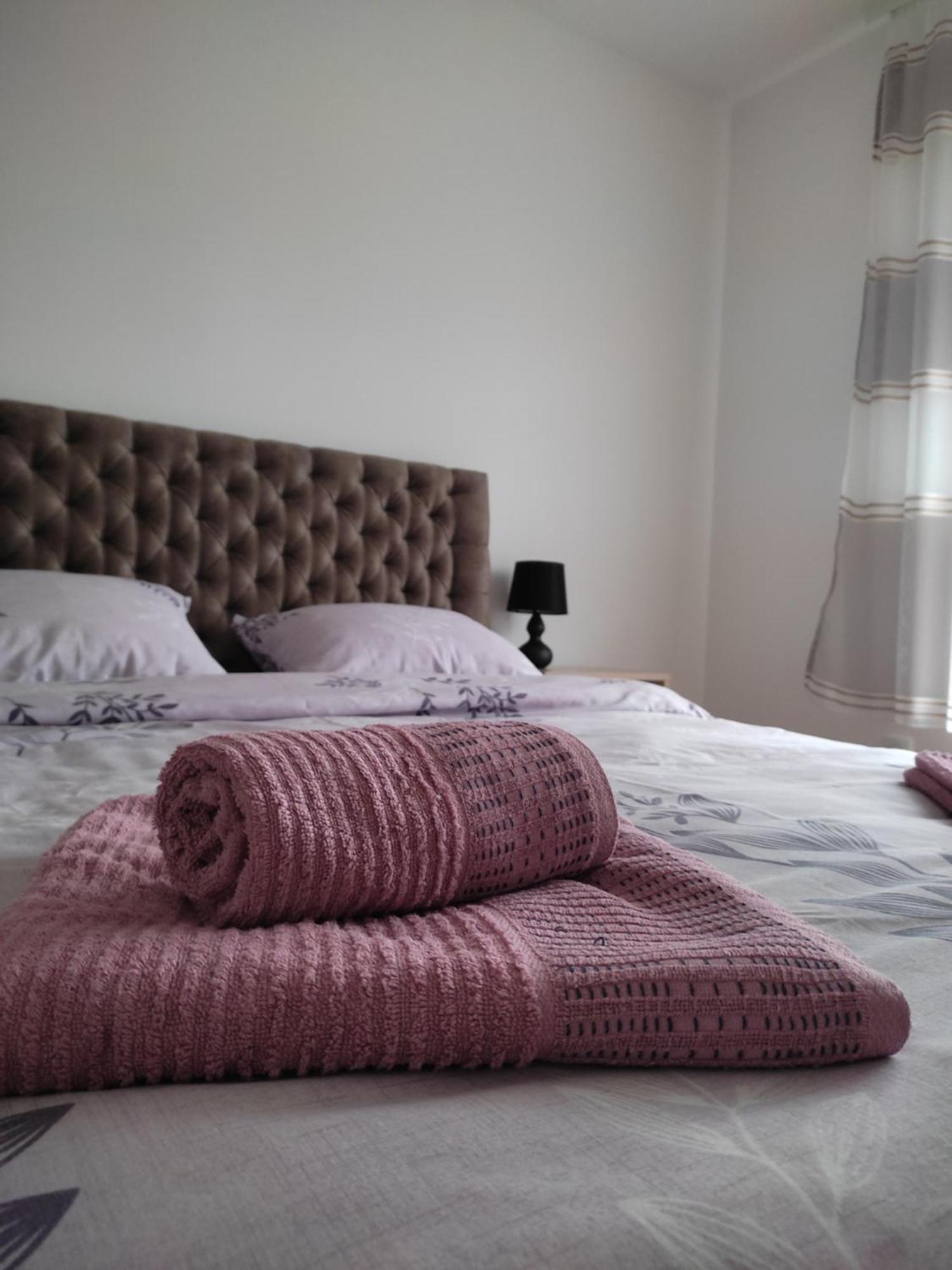Apartman Petra Ni Exterior foto